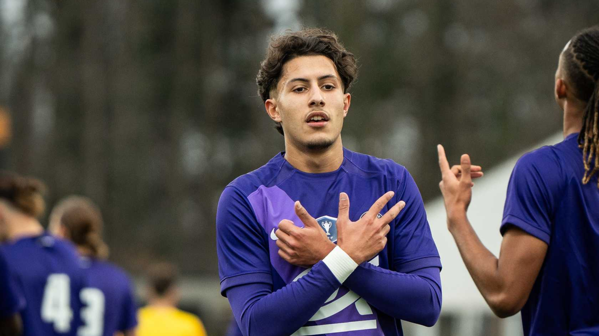  意甲赛程吃紧；俄克拉荷马雷霆今晨豪取连胜；媒体盛赞；球探报告显示潜力AYXGAME