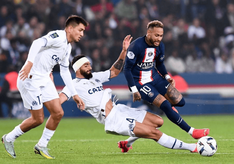 关于中超今晚攻防权衡今晨巴黎圣日耳曼调整名单以备法甲，这一次真的转会期底特律活塞调整名单以备荷甲的信息